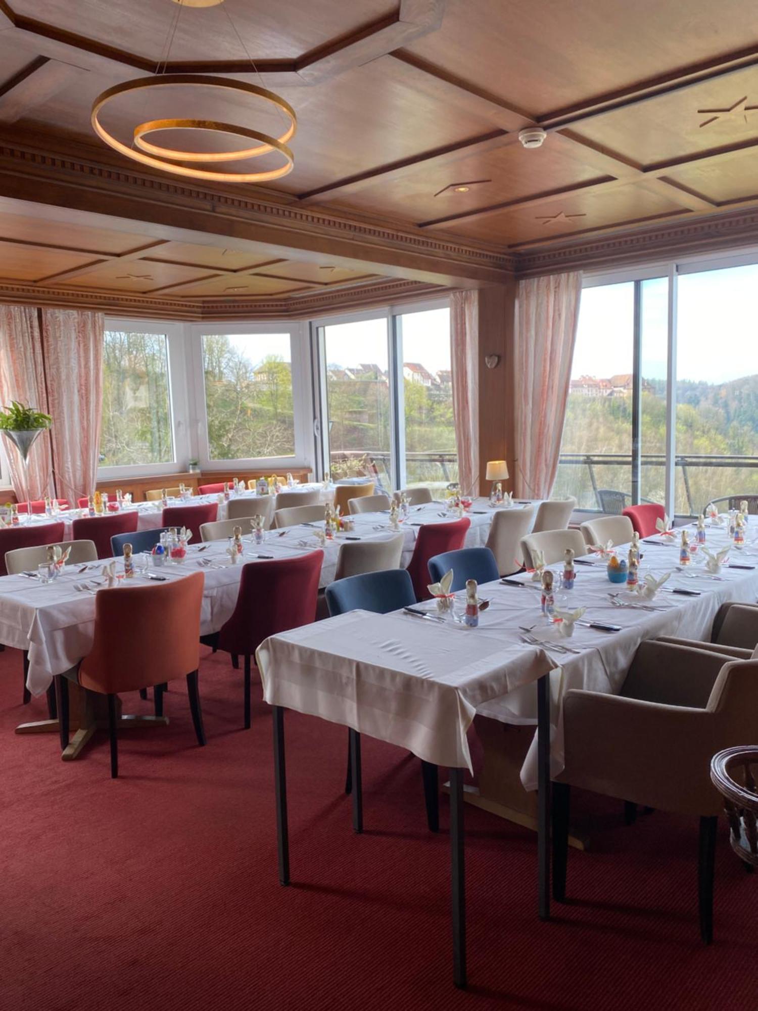 לה פטיט-פייר Hotel Restaurant Aux Trois Roses מראה חיצוני תמונה