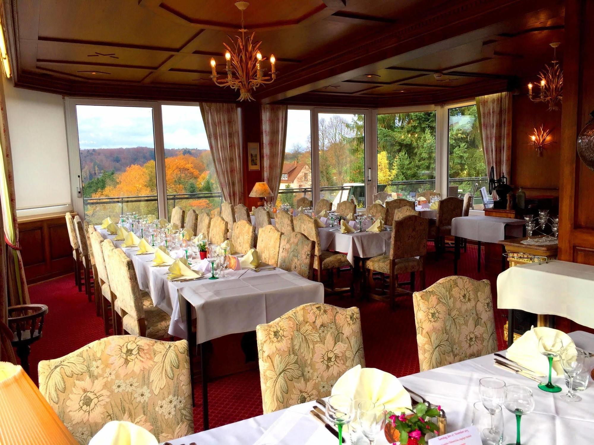 לה פטיט-פייר Hotel Restaurant Aux Trois Roses מראה חיצוני תמונה